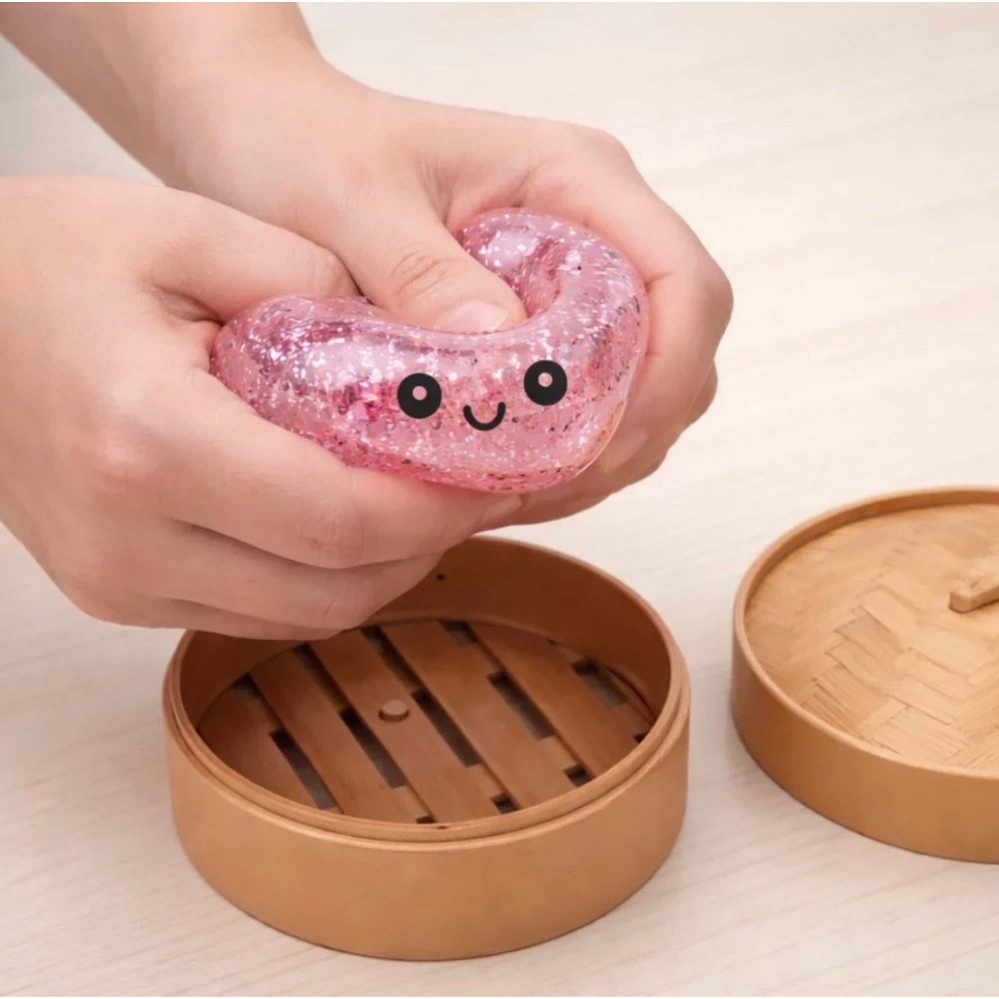 Needoh Squishy Rainbow Mystery Bun Dumpling Sürpriz Kutu Secondary image